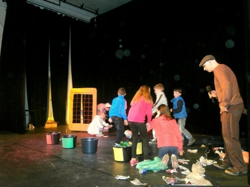 Edukacja ekologiczna w postaci przedstawienia 