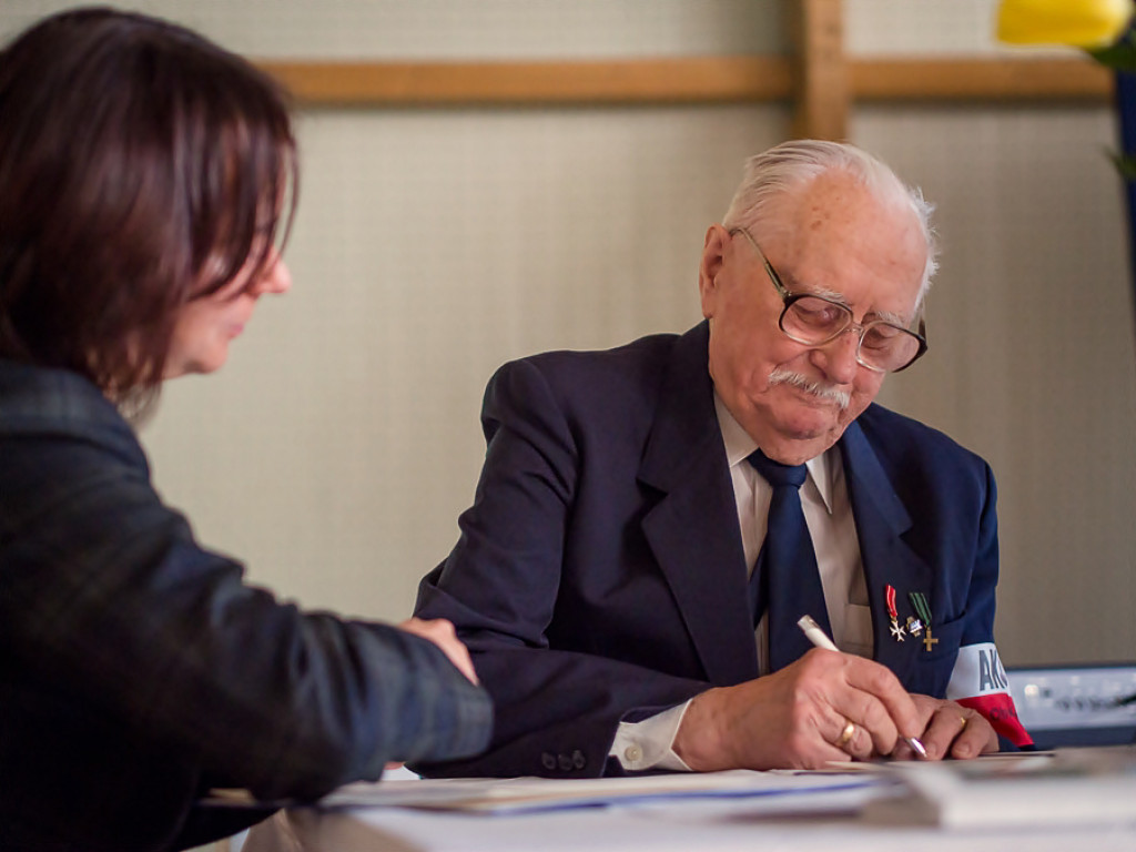  Uroczystość przekazania Sztandaru w I LO