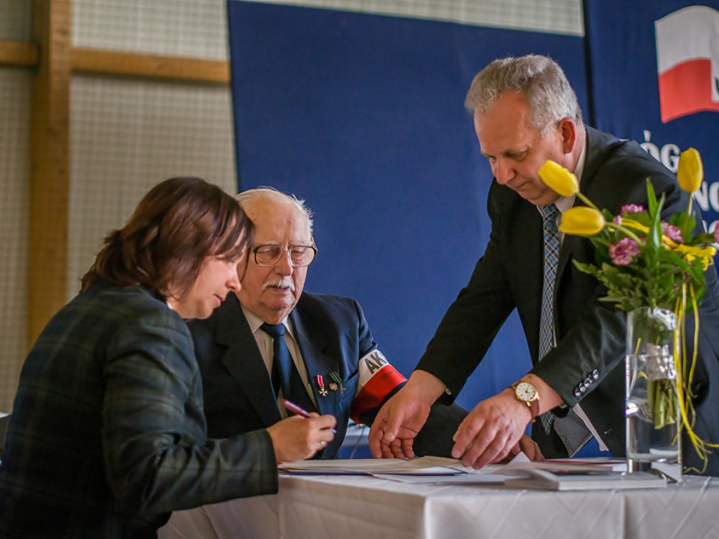  Uroczystość przekazania Sztandaru w I LO