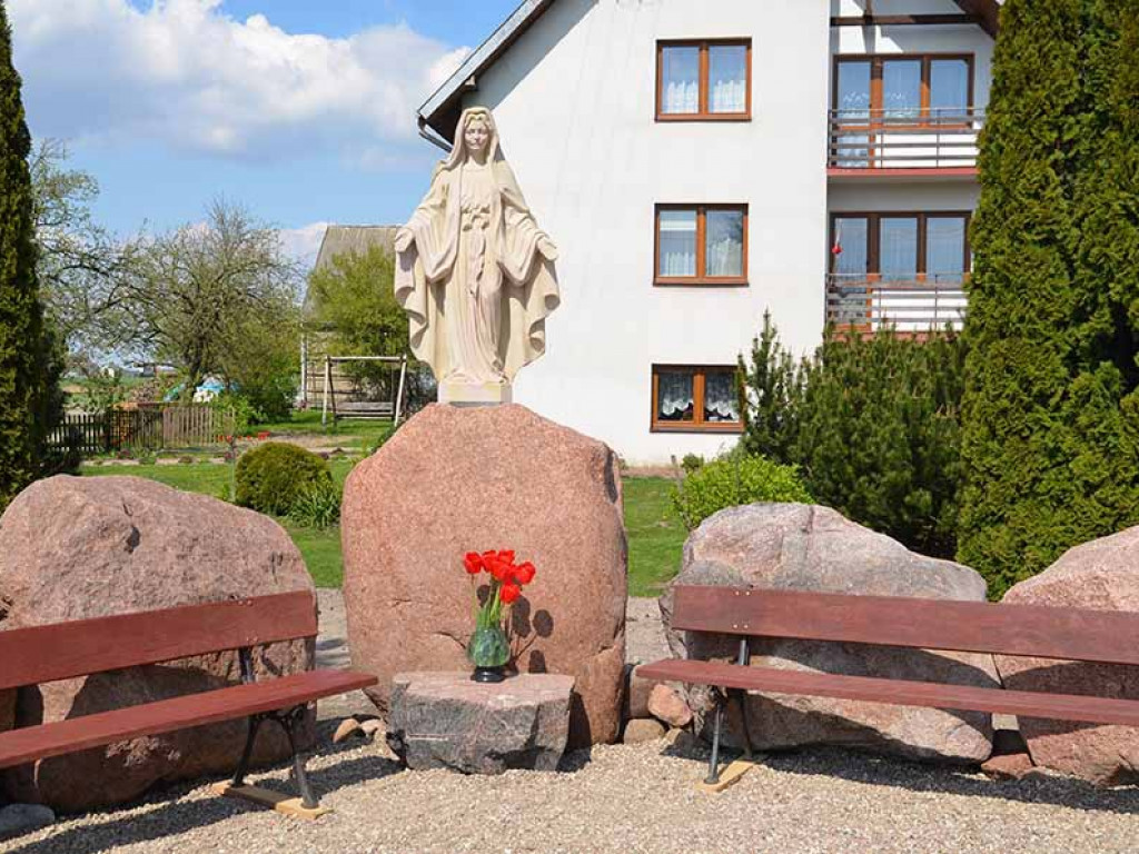 Uroczystość poswięcenia pól w Białej