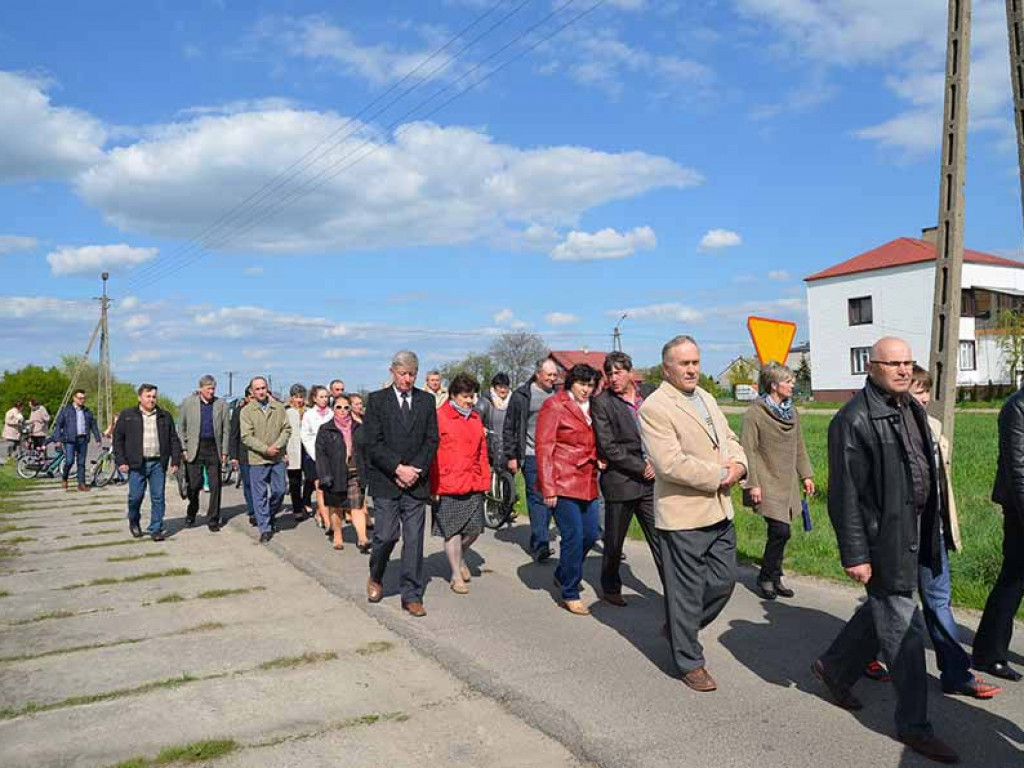 Uroczystość poswięcenia pól w Białej