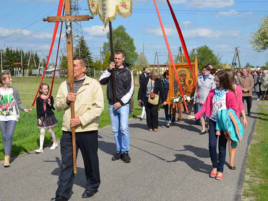 Uroczystość poswięcenia pól w Białej