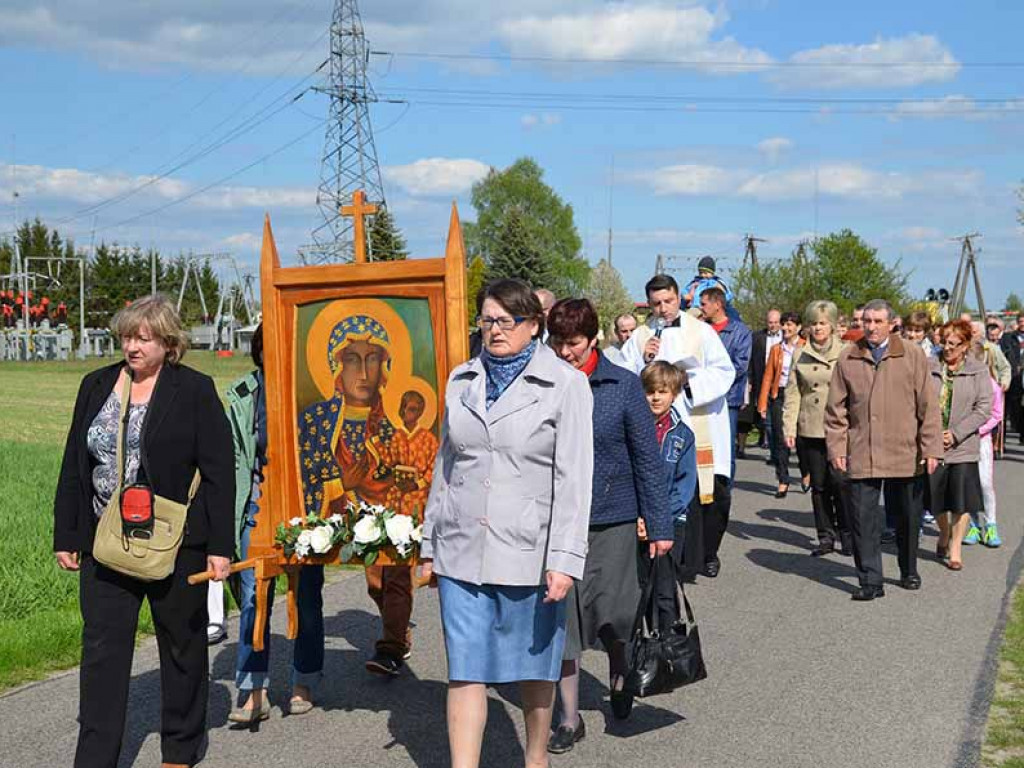 Uroczystość poswięcenia pól w Białej