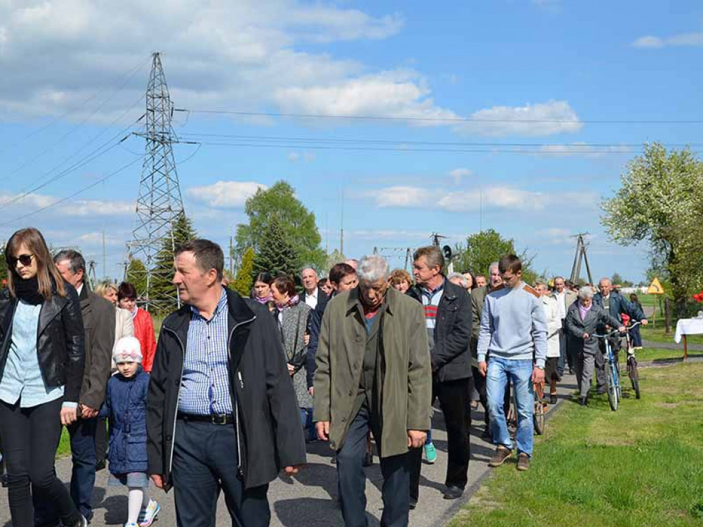 Uroczystość poswięcenia pól w Białej