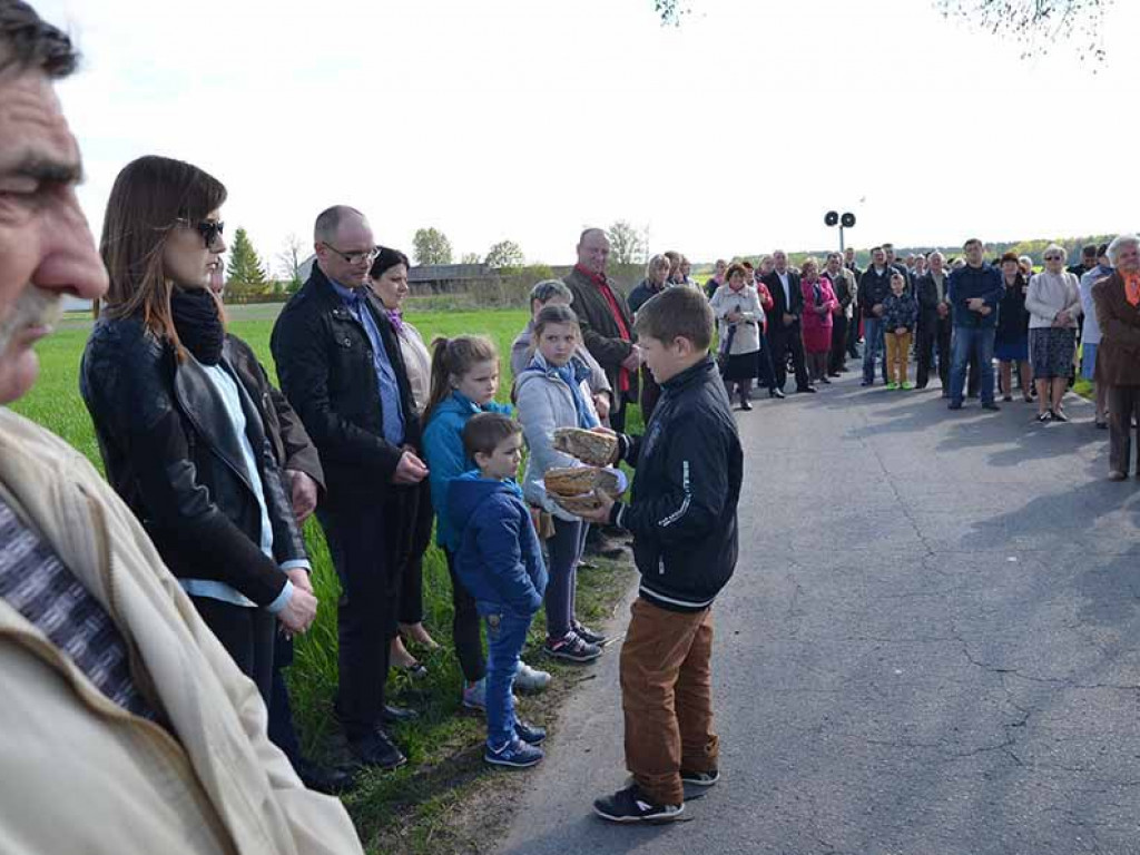 Uroczystość poswięcenia pól w Białej