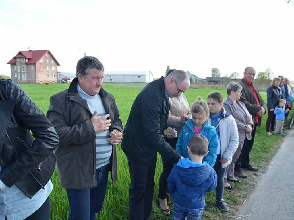 Uroczystość poswięcenia pól w Białej