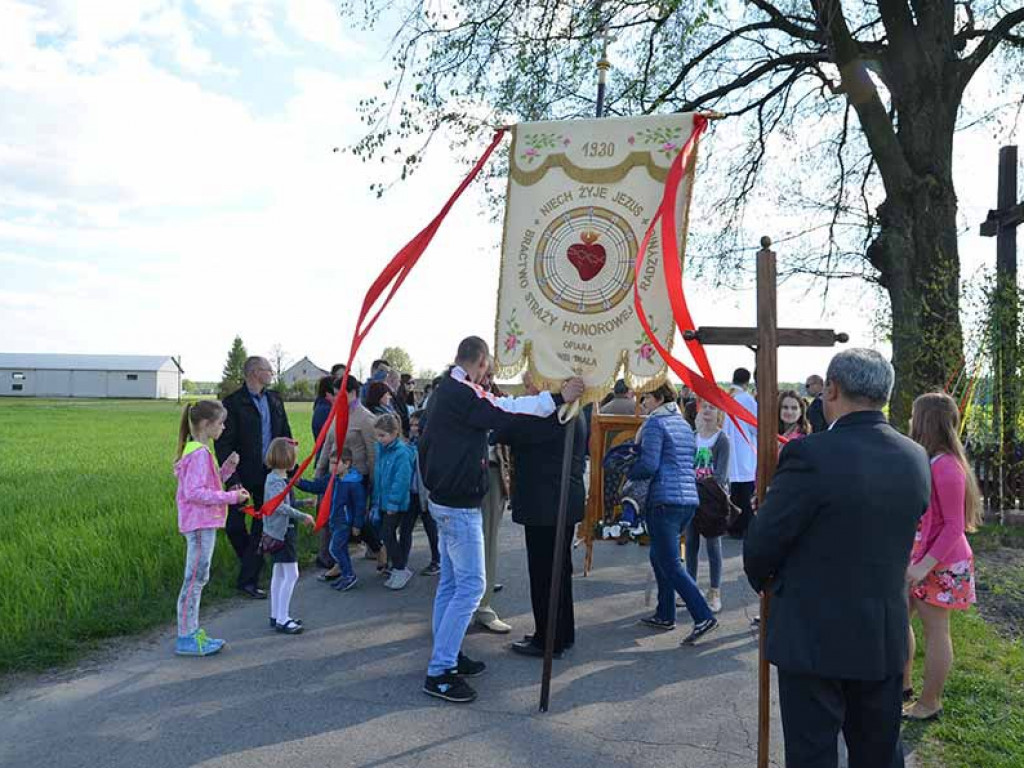 Uroczystość poswięcenia pól w Białej