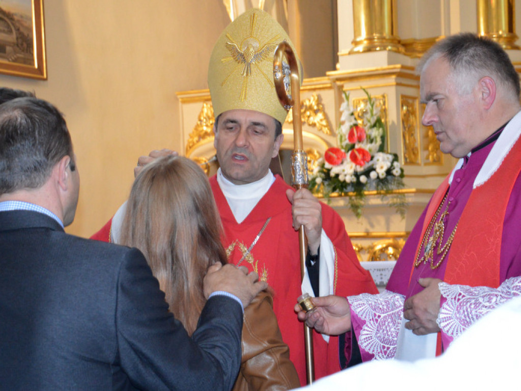 Uroczystość bierzmowania w parafii  św. Trójcy
