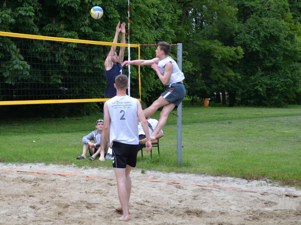 Otwarcie sezonu siatkówki plażowej - Siatkarski Turniej 