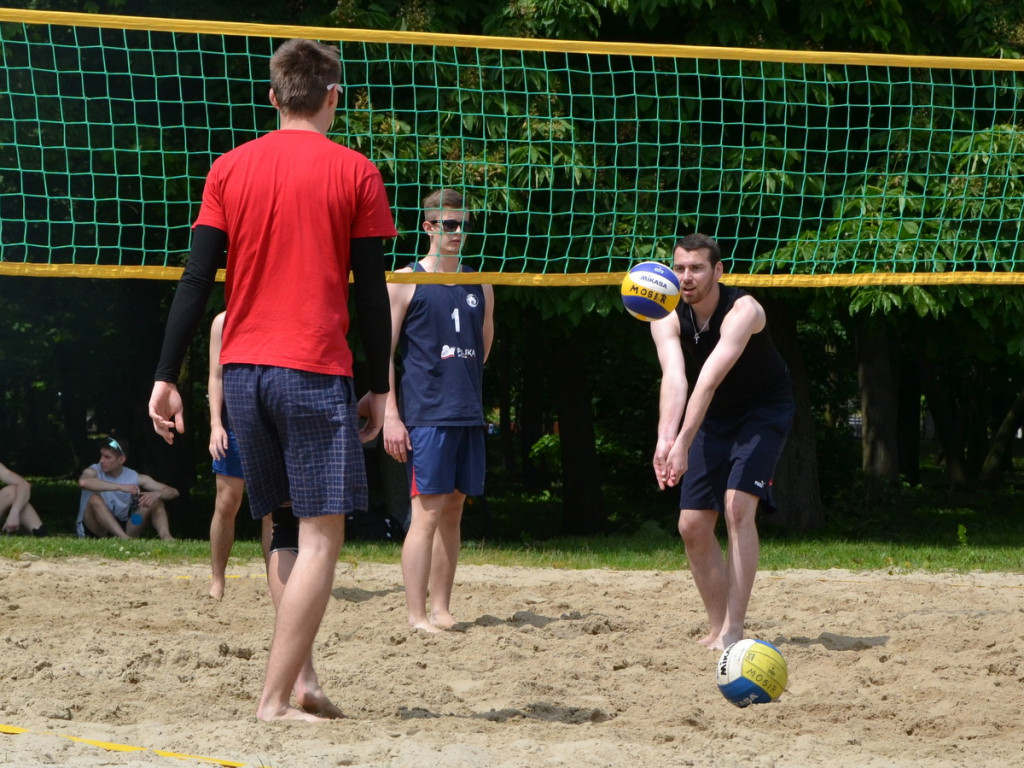 Otwarcie sezonu siatkówki plażowej - Siatkarski Turniej 