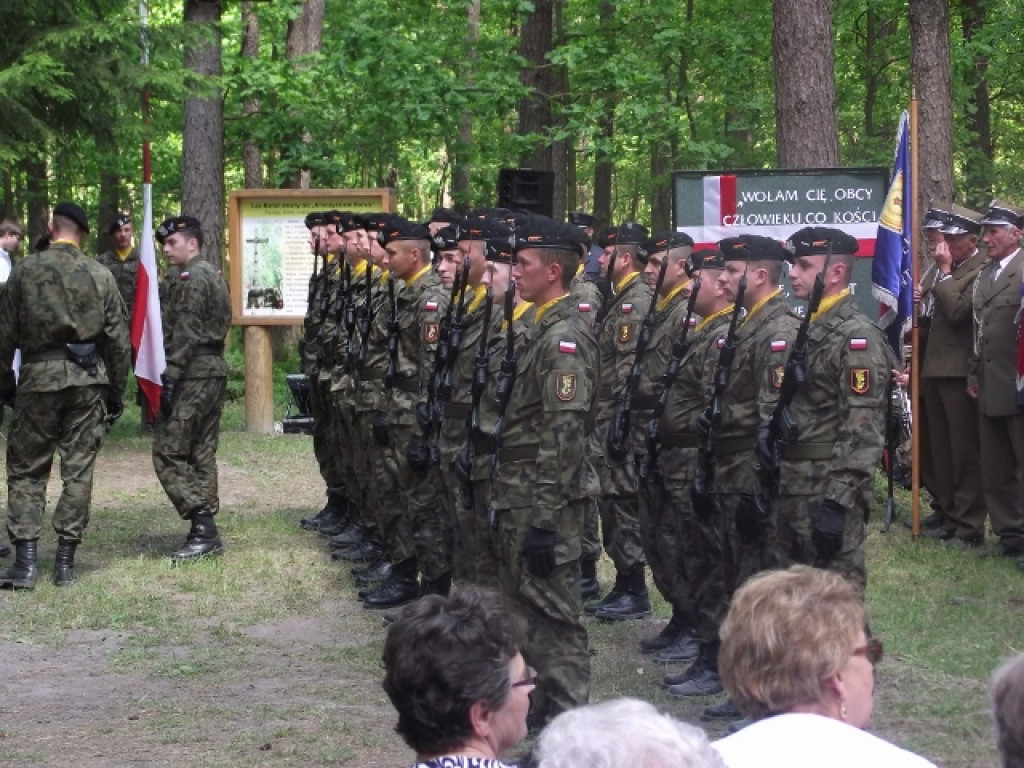 Pamięć nie umiera nigdy - uroczystości na Uroczysku Baran