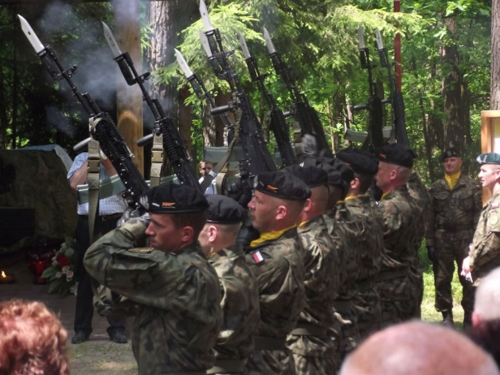 Pamięć nie umiera nigdy - uroczystości na Uroczysku Baran