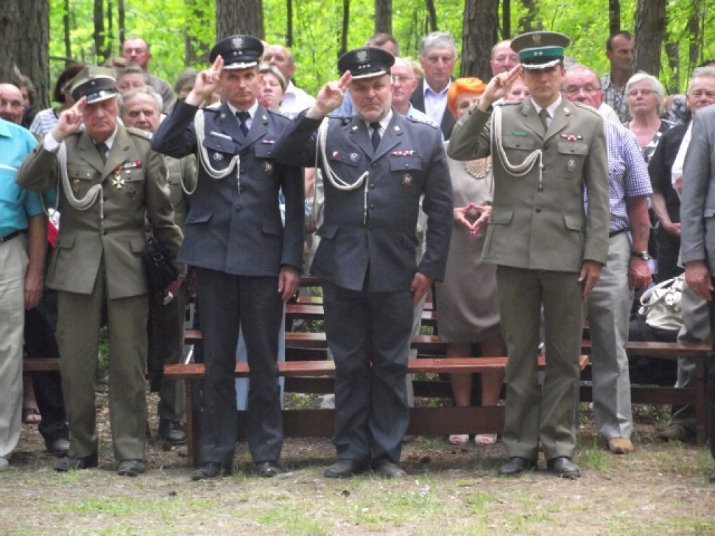 Pamięć nie umiera nigdy - uroczystości na Uroczysku Baran
