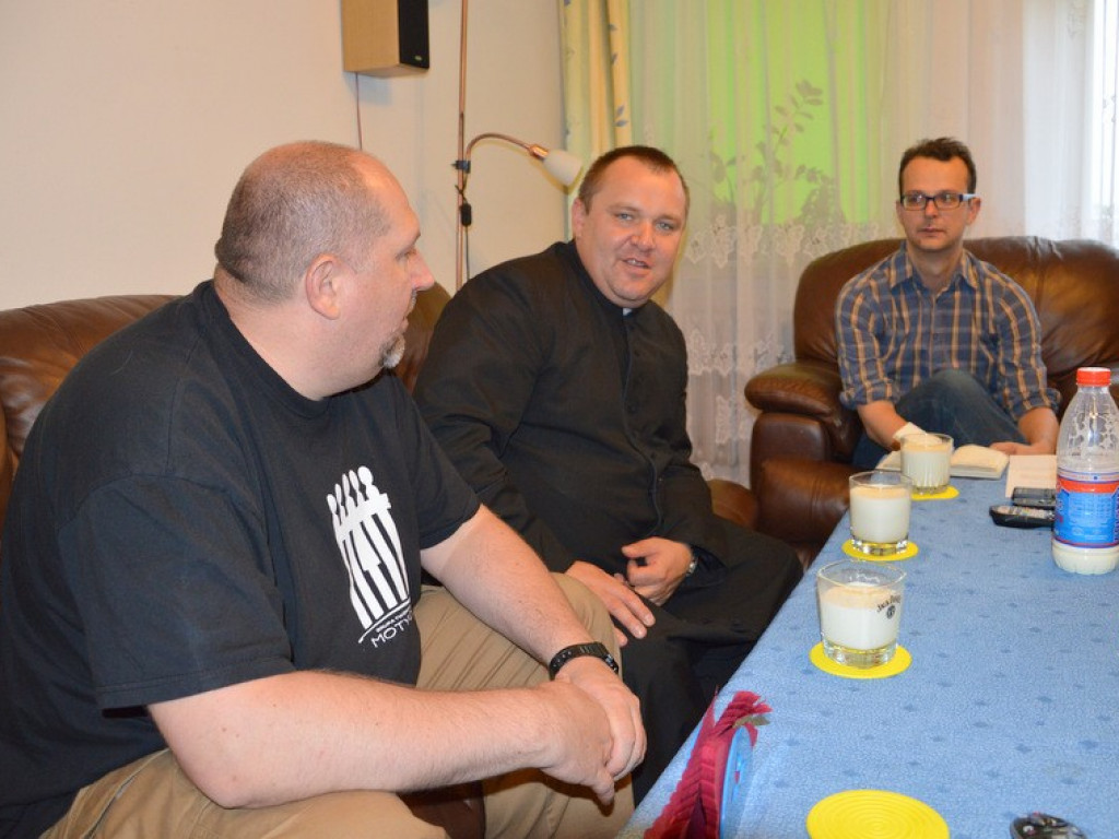 Jasno postawiona barykada - wywiad z wikariuszem parafii MBNP, ks. Zbigniewem Rozmysłem