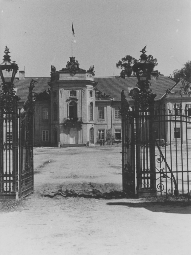 Jak Niemcy pałac radzyński restaurowali