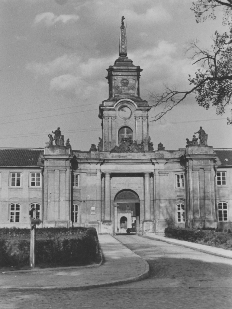 Jak Niemcy pałac radzyński restaurowali