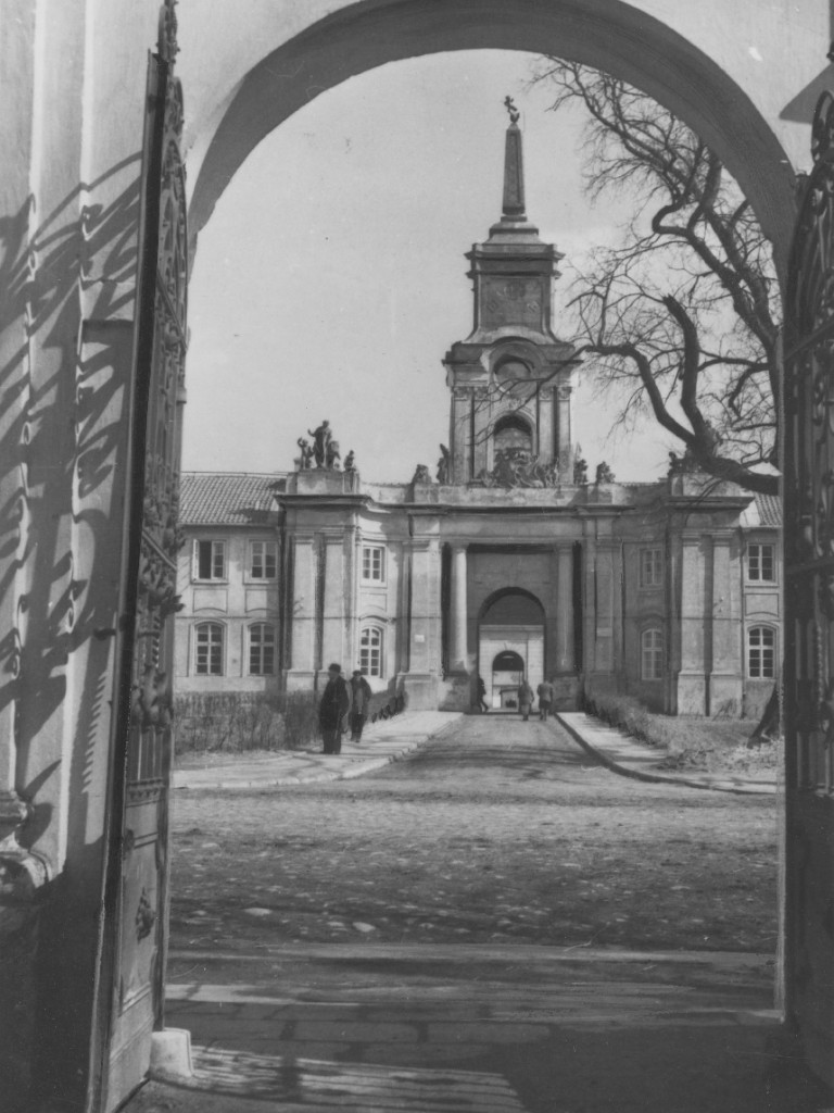 Jak Niemcy pałac radzyński restaurowali