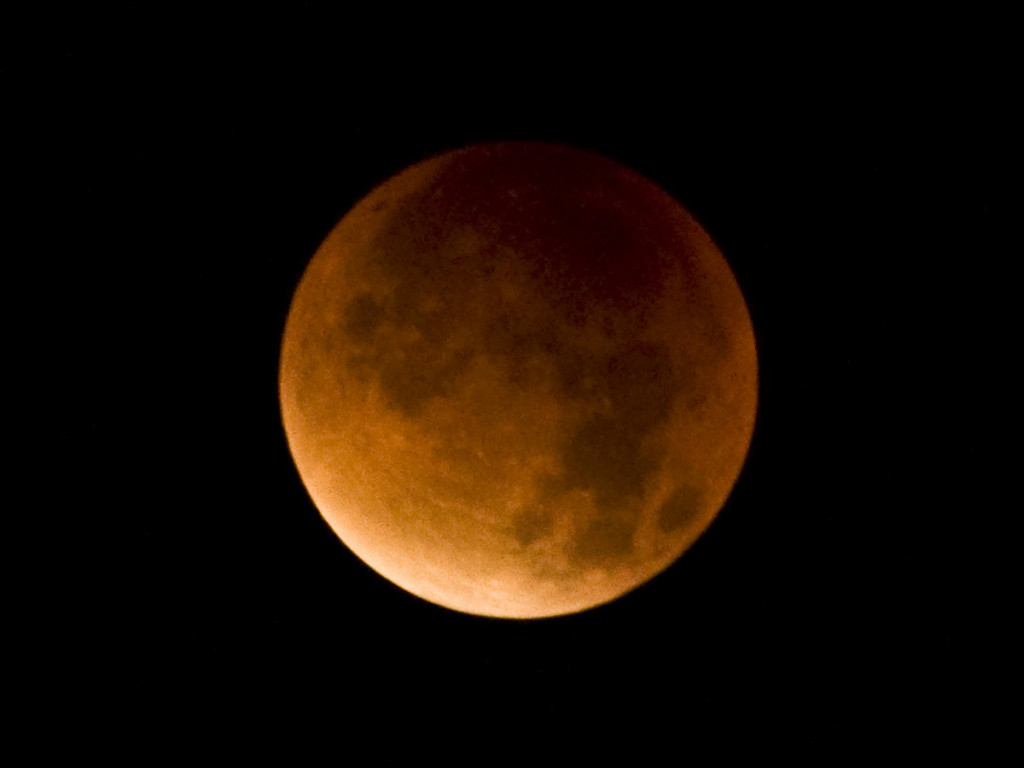 Zaćmienie Księżyca w obiektywie Pawła Żochowskiego