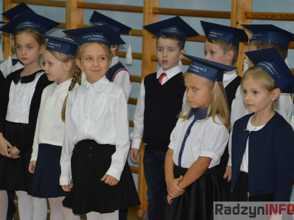 Ślubowanie uczniów klas pierwszych w Szkole Podstawowej nr 2