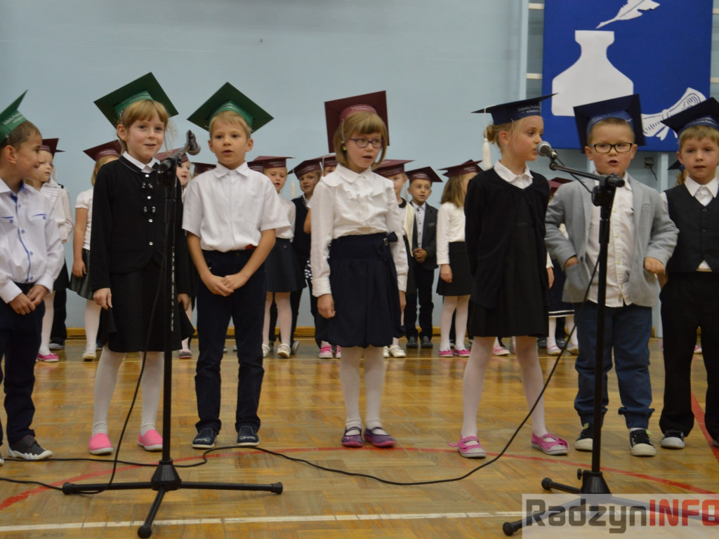 Ślubowanie uczniów klas pierwszych w Szkole Podstawowej nr 2