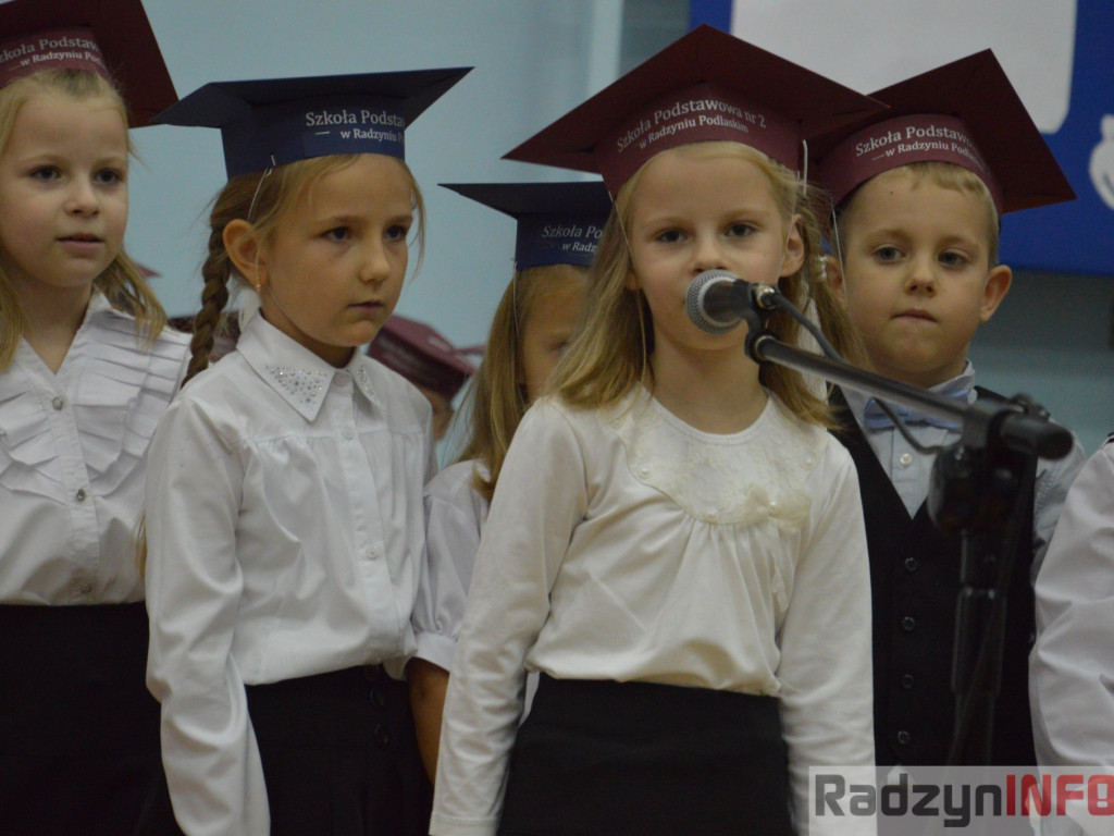 Ślubowanie uczniów klas pierwszych w Szkole Podstawowej nr 2