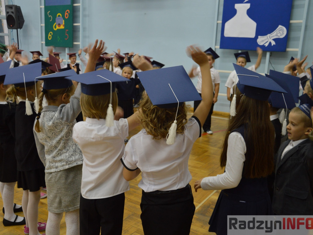 Ślubowanie uczniów klas pierwszych w Szkole Podstawowej nr 2