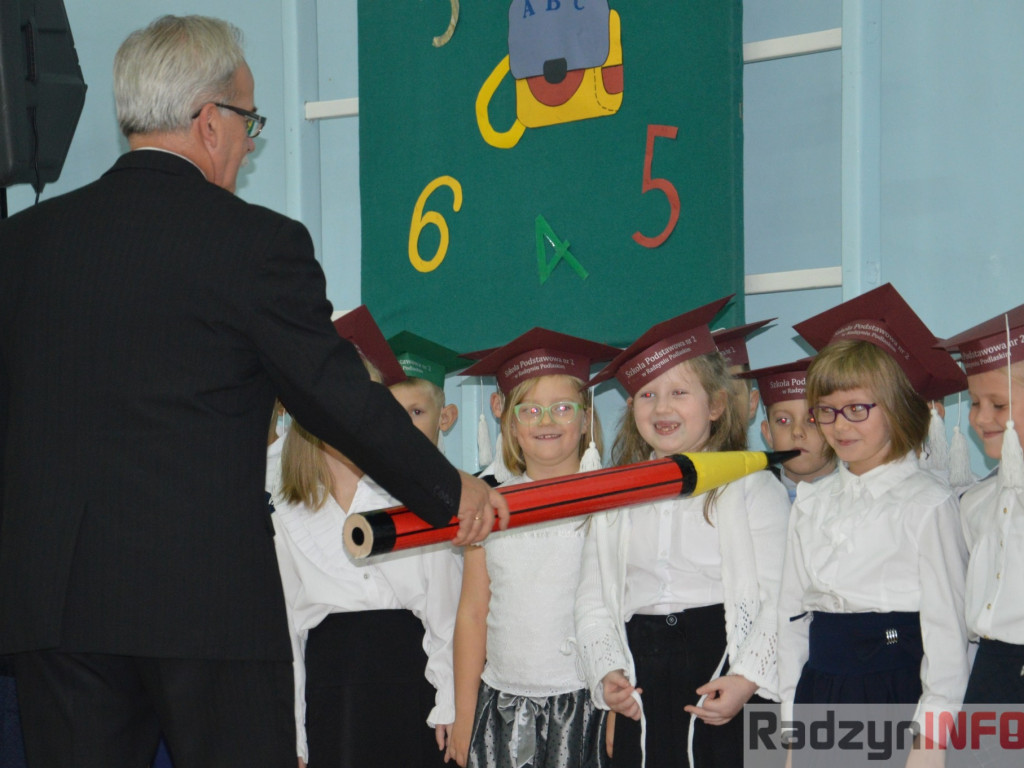 Ślubowanie uczniów klas pierwszych w Szkole Podstawowej nr 2