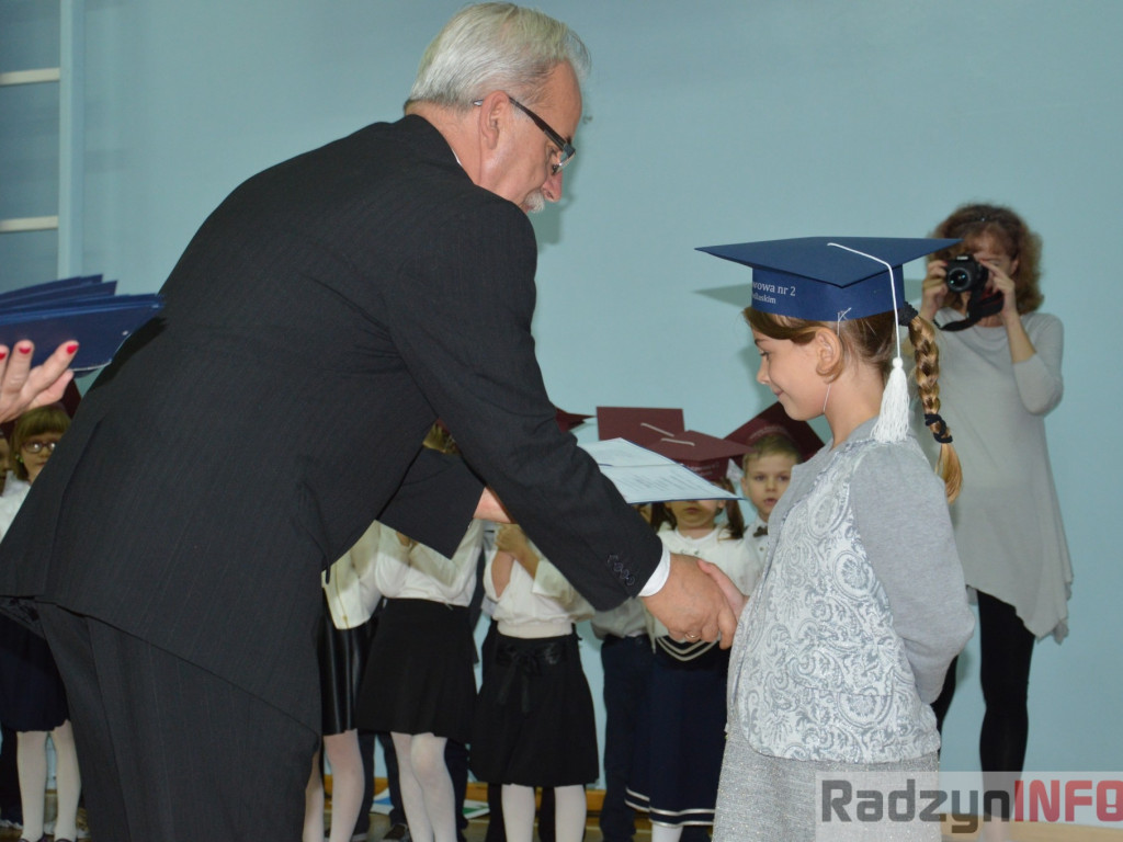Ślubowanie uczniów klas pierwszych w Szkole Podstawowej nr 2