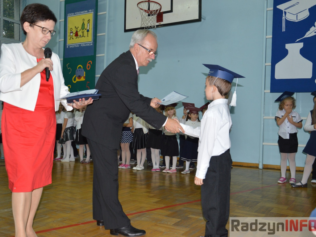 Ślubowanie uczniów klas pierwszych w Szkole Podstawowej nr 2