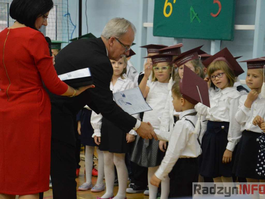 Ślubowanie uczniów klas pierwszych w Szkole Podstawowej nr 2