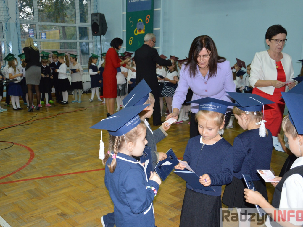 Ślubowanie uczniów klas pierwszych w Szkole Podstawowej nr 2
