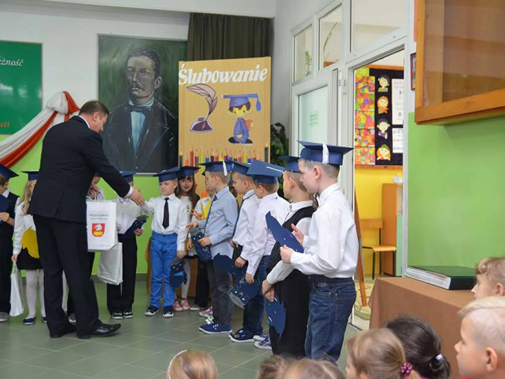 Ślubowanie pierwszoklasistów ze Szkoły Podstawowej w Białej - fotorelacja