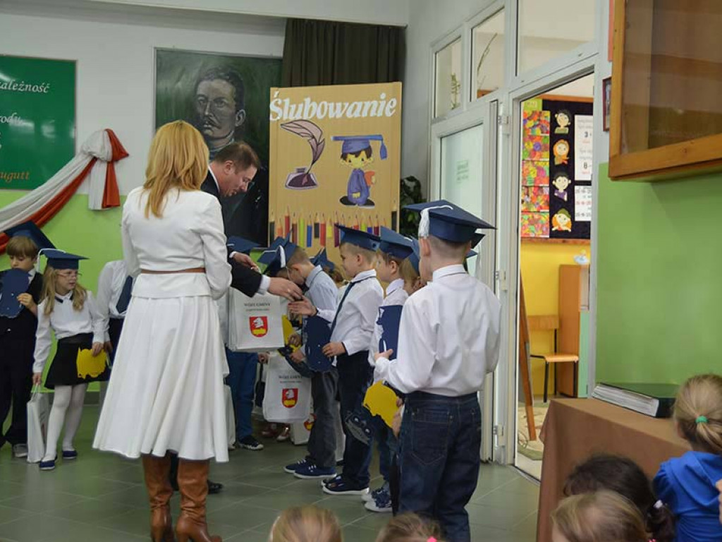 Ślubowanie pierwszoklasistów ze Szkoły Podstawowej w Białej - fotorelacja