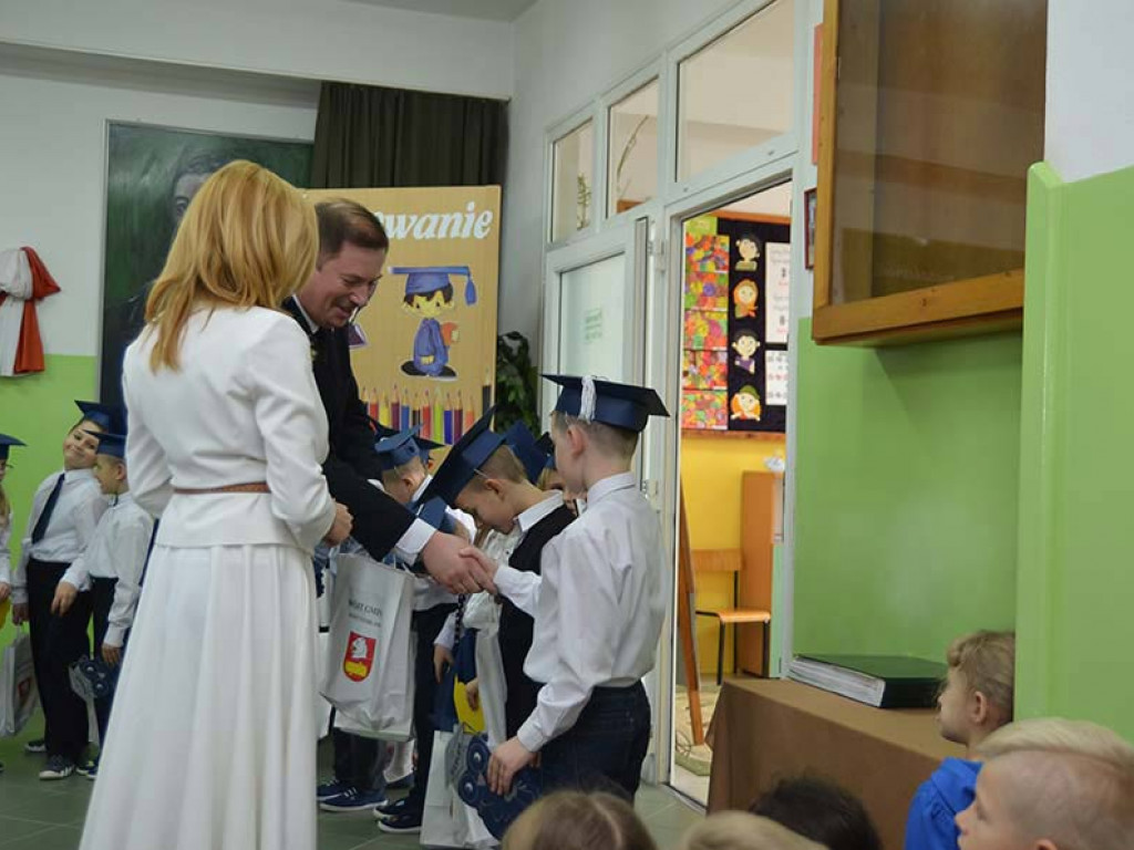 Ślubowanie pierwszoklasistów ze Szkoły Podstawowej w Białej - fotorelacja