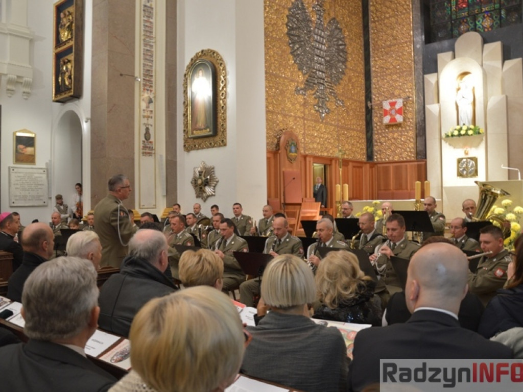 Msza św. w intencji Orląt Lwowskich w Katedrze Polowej Wojska Polskiego w Warszawie z udziałem Gimnazjum nr 1