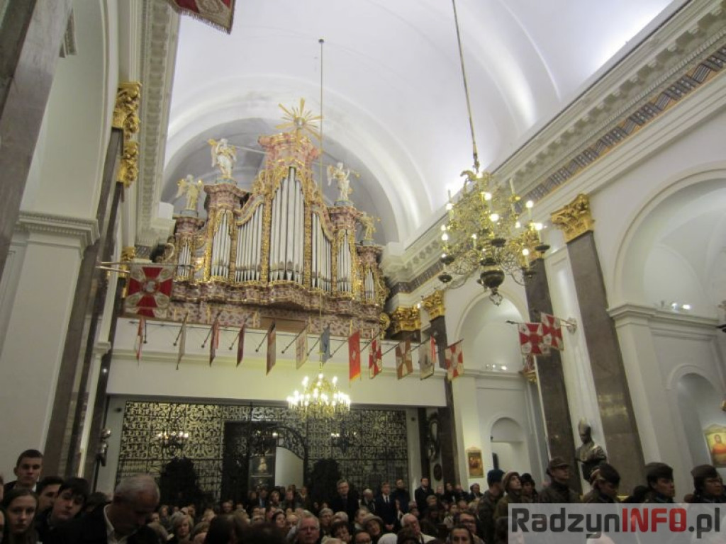 Msza św. w intencji Orląt Lwowskich w Katedrze Polowej Wojska Polskiego w Warszawie z udziałem Gimnazjum nr 1