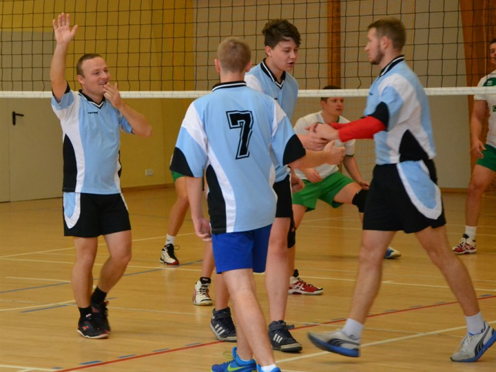 Amatorska liga siatkówki MOSiR: KS Volley z dwiema porażkami na koncie