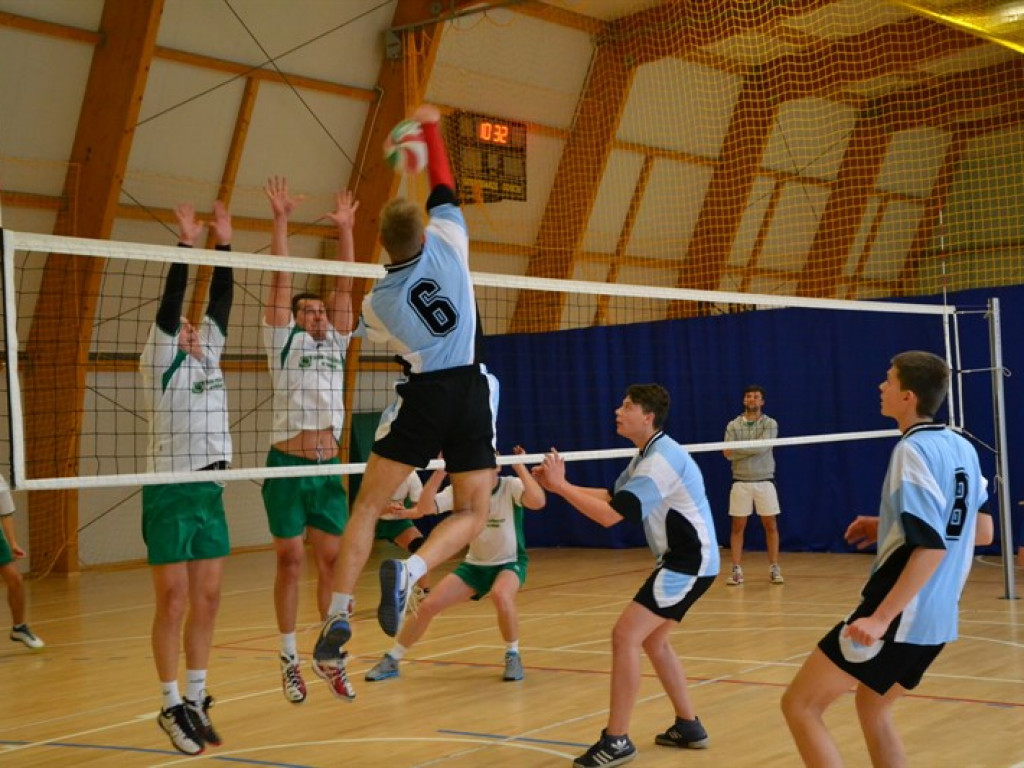 Amatorska liga siatkówki MOSiR: KS Volley z dwiema porażkami na koncie