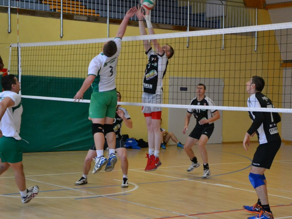 Amatorska liga siatkówki MOSiR: KS Volley z dwiema porażkami na koncie