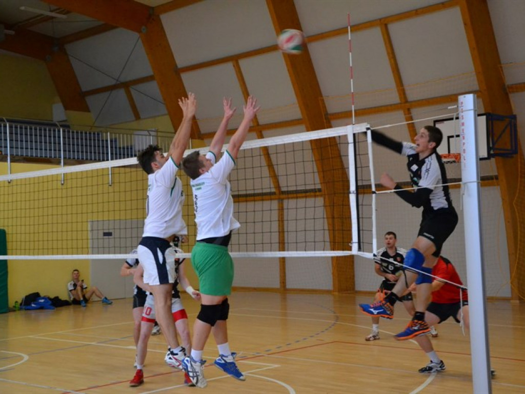 Amatorska liga siatkówki MOSiR: KS Volley z dwiema porażkami na koncie