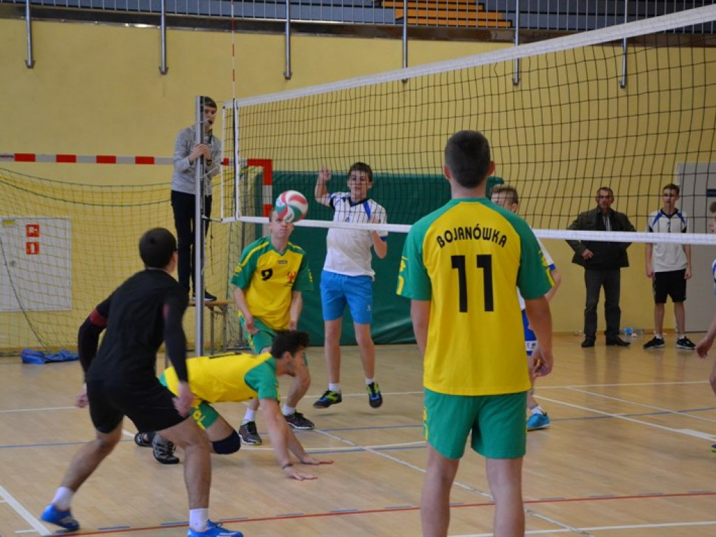 Amatorska liga siatkówki MOSiR: KS Volley z dwiema porażkami na koncie