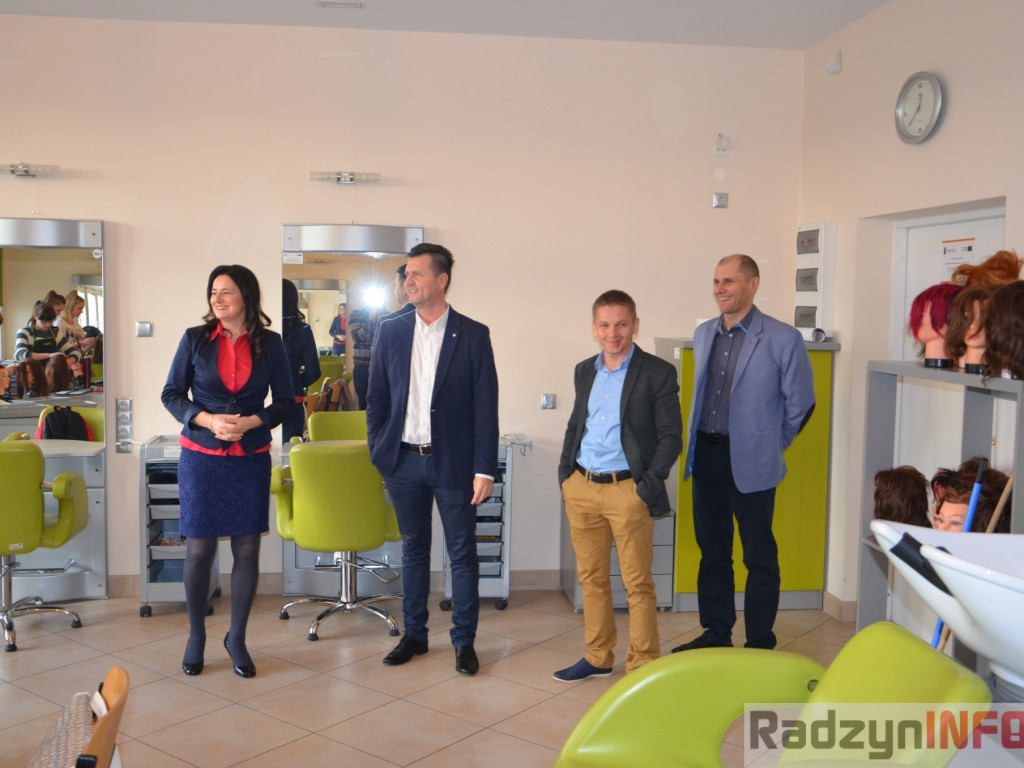 Zespół Szkół Ponadgimnazjalnych im. Jana Pawła II stawia na edukację