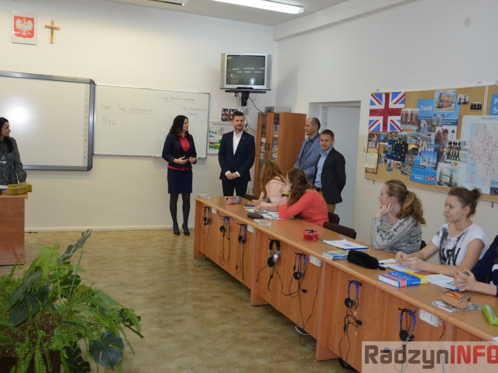 Zespół Szkół Ponadgimnazjalnych im. Jana Pawła II stawia na edukację