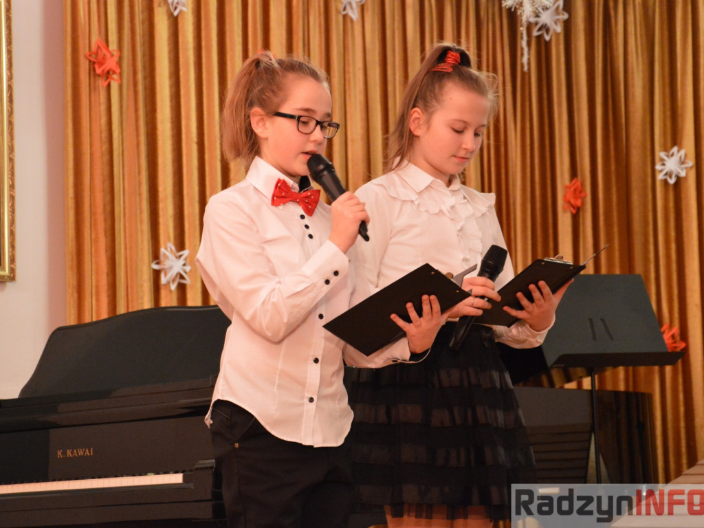 Kolędowanie w Państwowej Szkole Muzycznej w Radzyniu Podlaskim