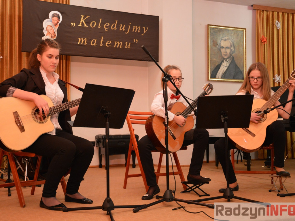 Kolędowanie w Państwowej Szkole Muzycznej w Radzyniu Podlaskim