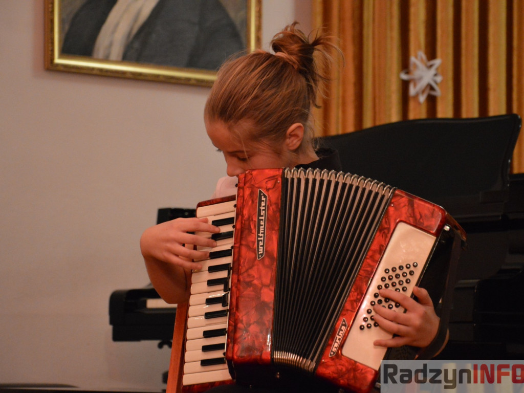 Kolędowanie w Państwowej Szkole Muzycznej w Radzyniu Podlaskim