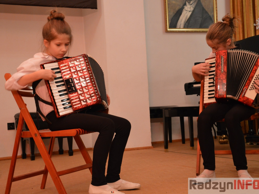 Kolędowanie w Państwowej Szkole Muzycznej w Radzyniu Podlaskim