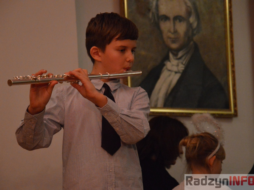 Kolędowanie w Państwowej Szkole Muzycznej w Radzyniu Podlaskim