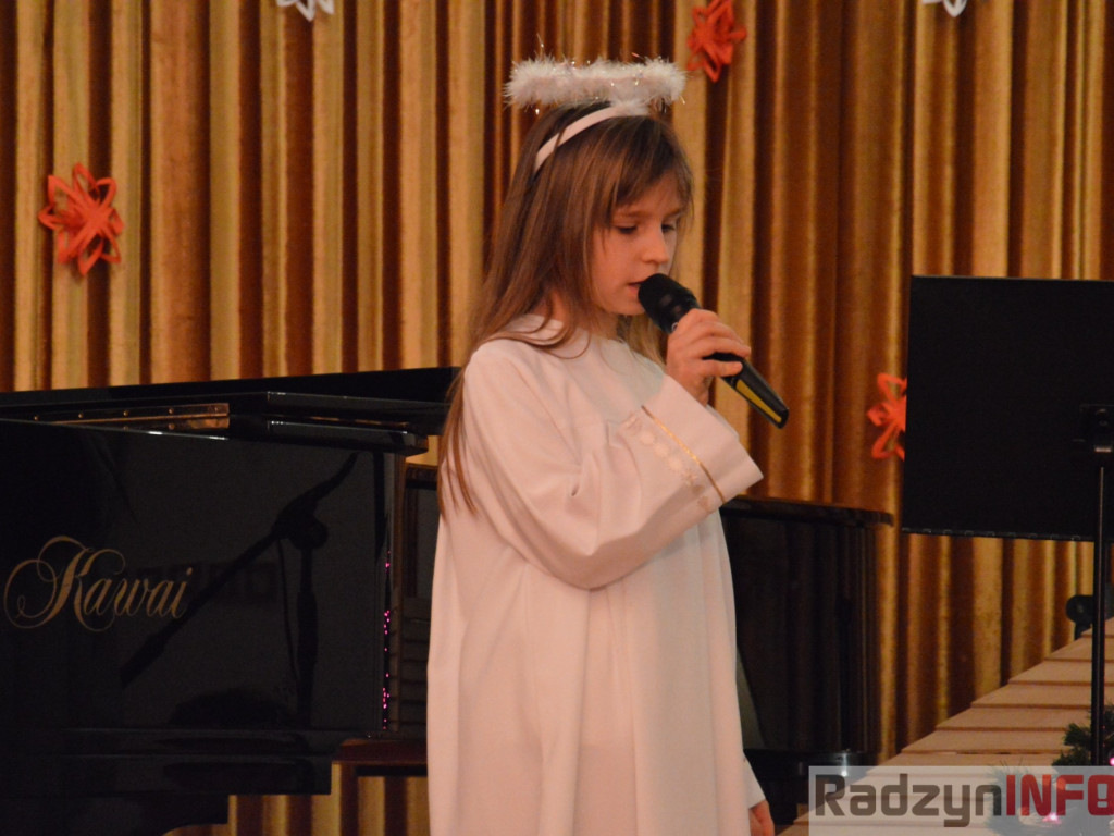 Kolędowanie w Państwowej Szkole Muzycznej w Radzyniu Podlaskim