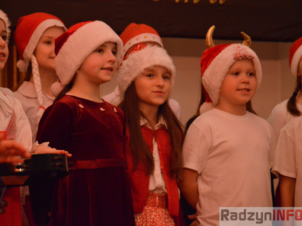Kolędowanie w Państwowej Szkole Muzycznej w Radzyniu Podlaskim